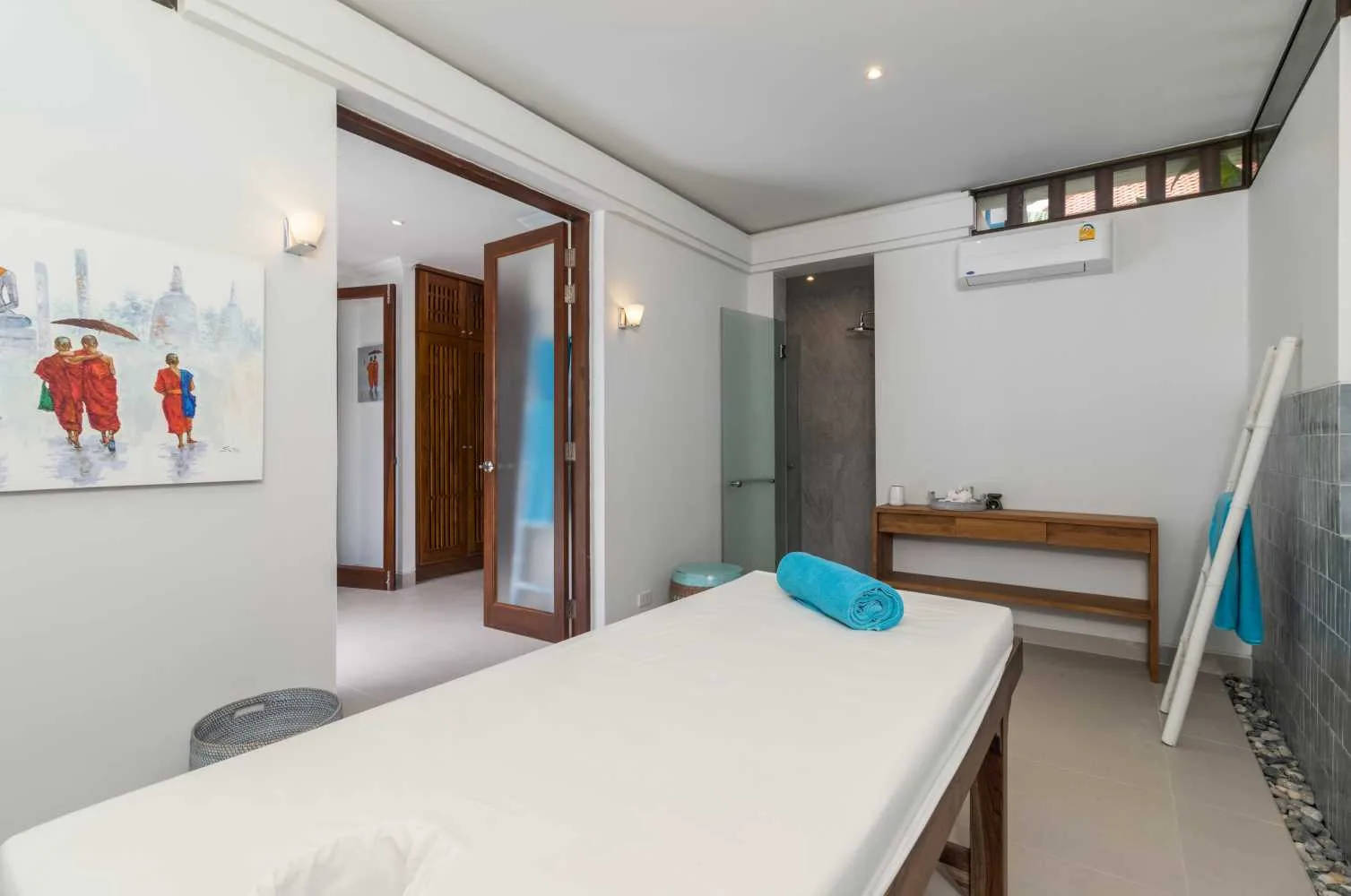 Property image - full photo 16
