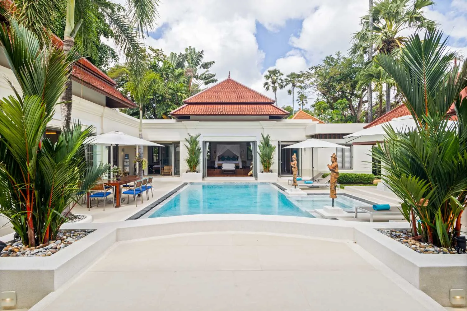 Property image - full photo 2