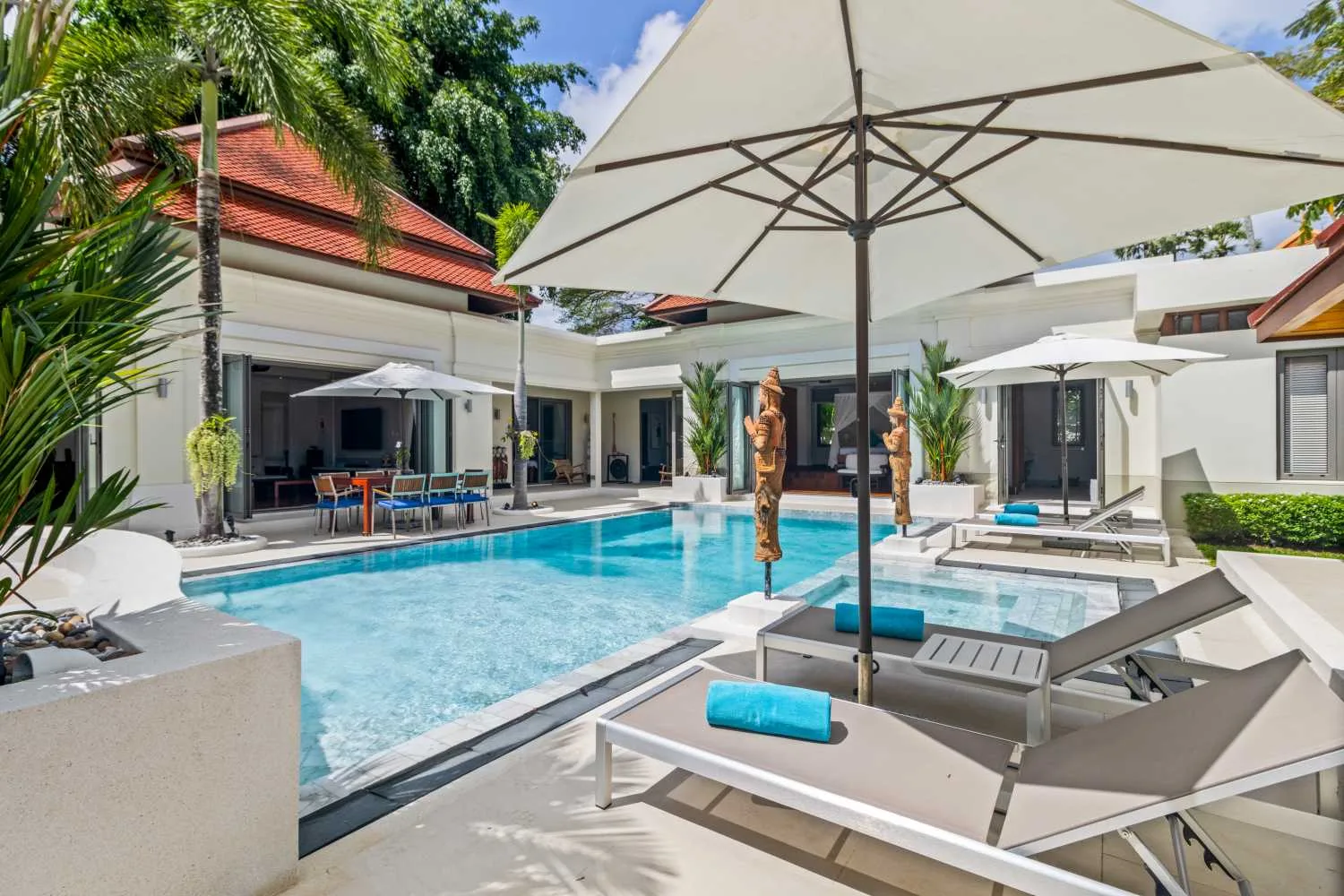 Property image - full photo 4