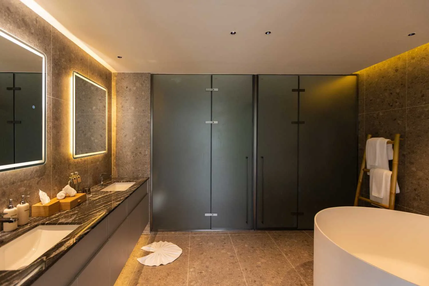 Property image - full photo 9