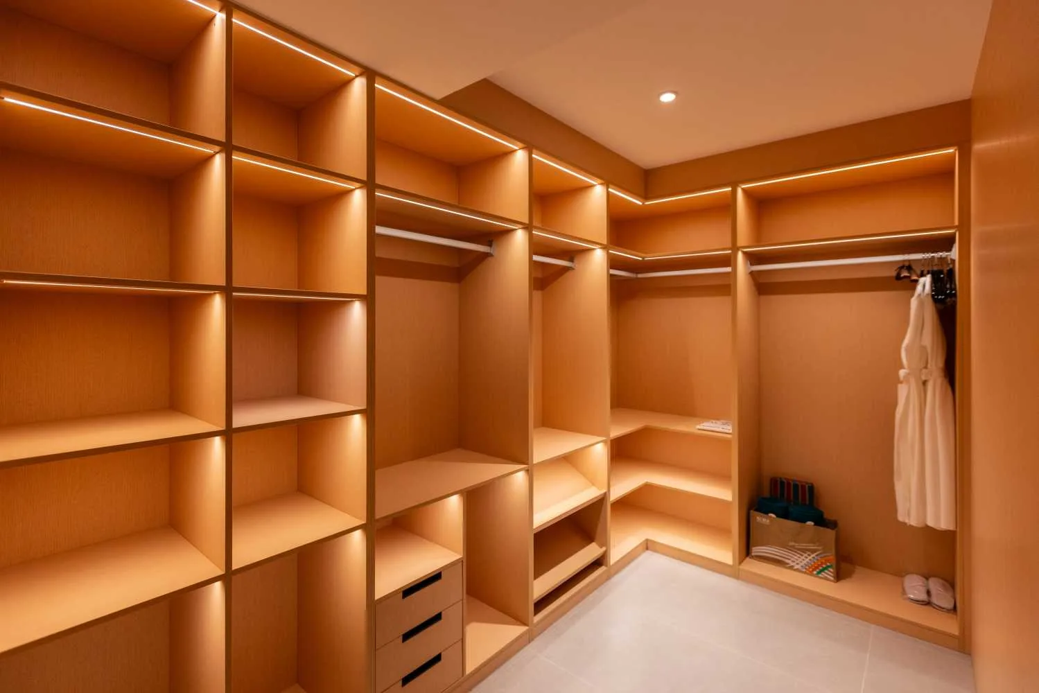 Property image - full photo 8