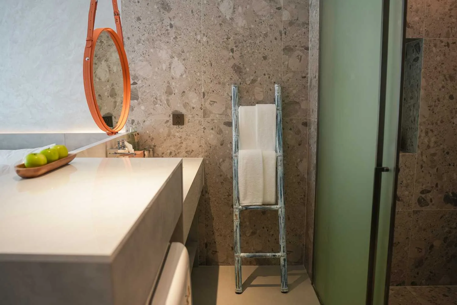 Property image - full photo 5