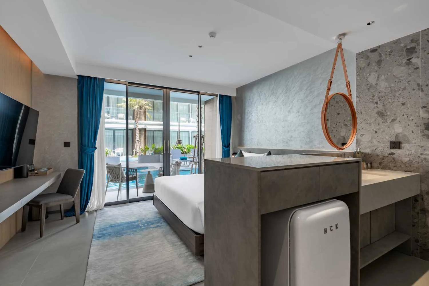 Property image - full photo 4