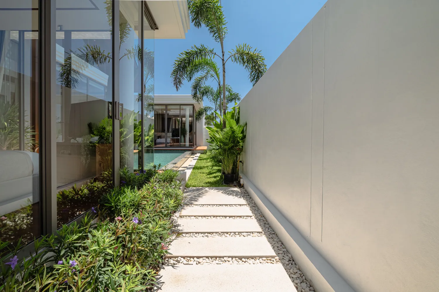Property image - full photo 11