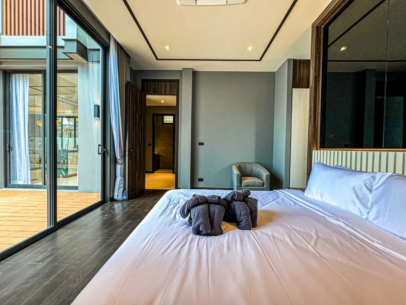 Property image - full photo 12