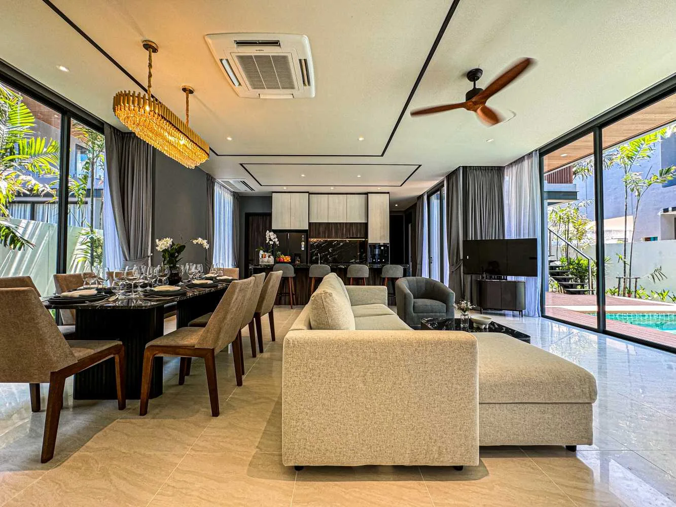 Property image - full photo 4