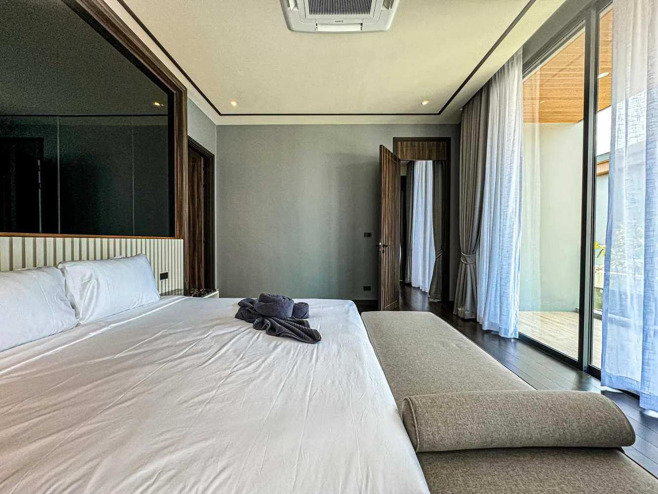 Property image - full photo 25