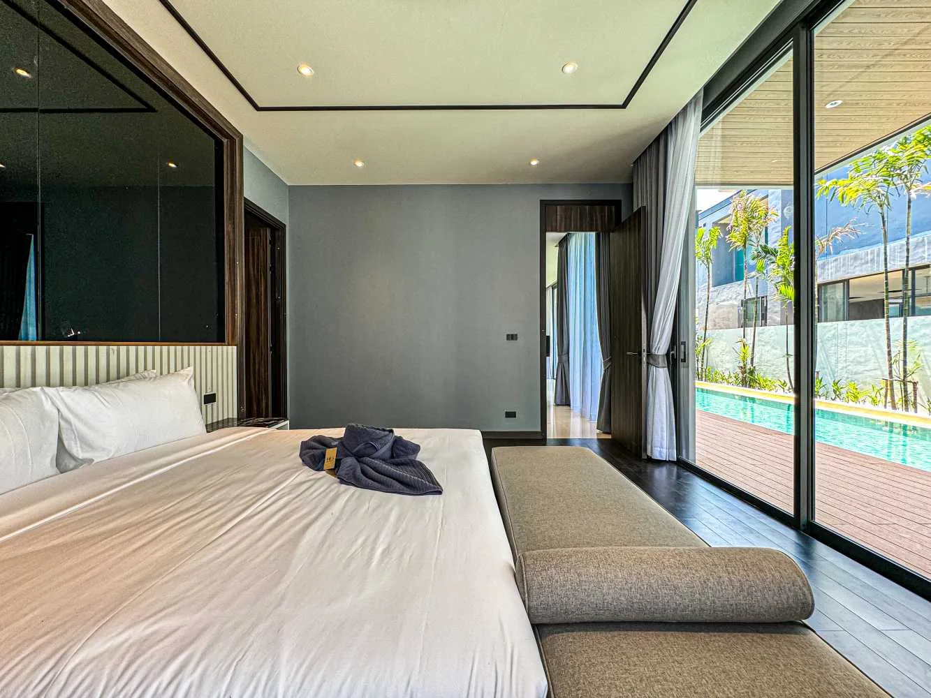 Property image - full photo 30