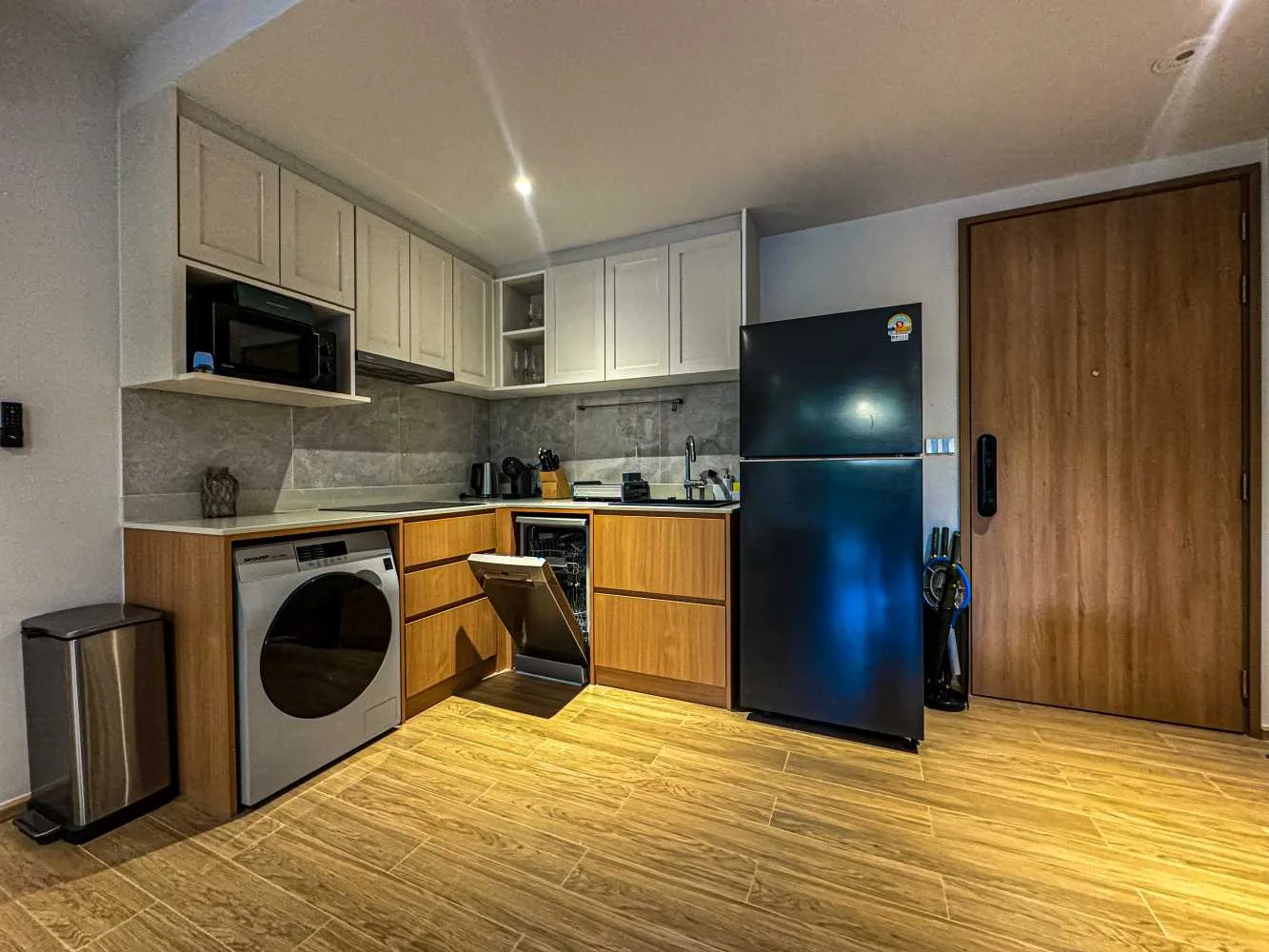 Property image - full photo 6