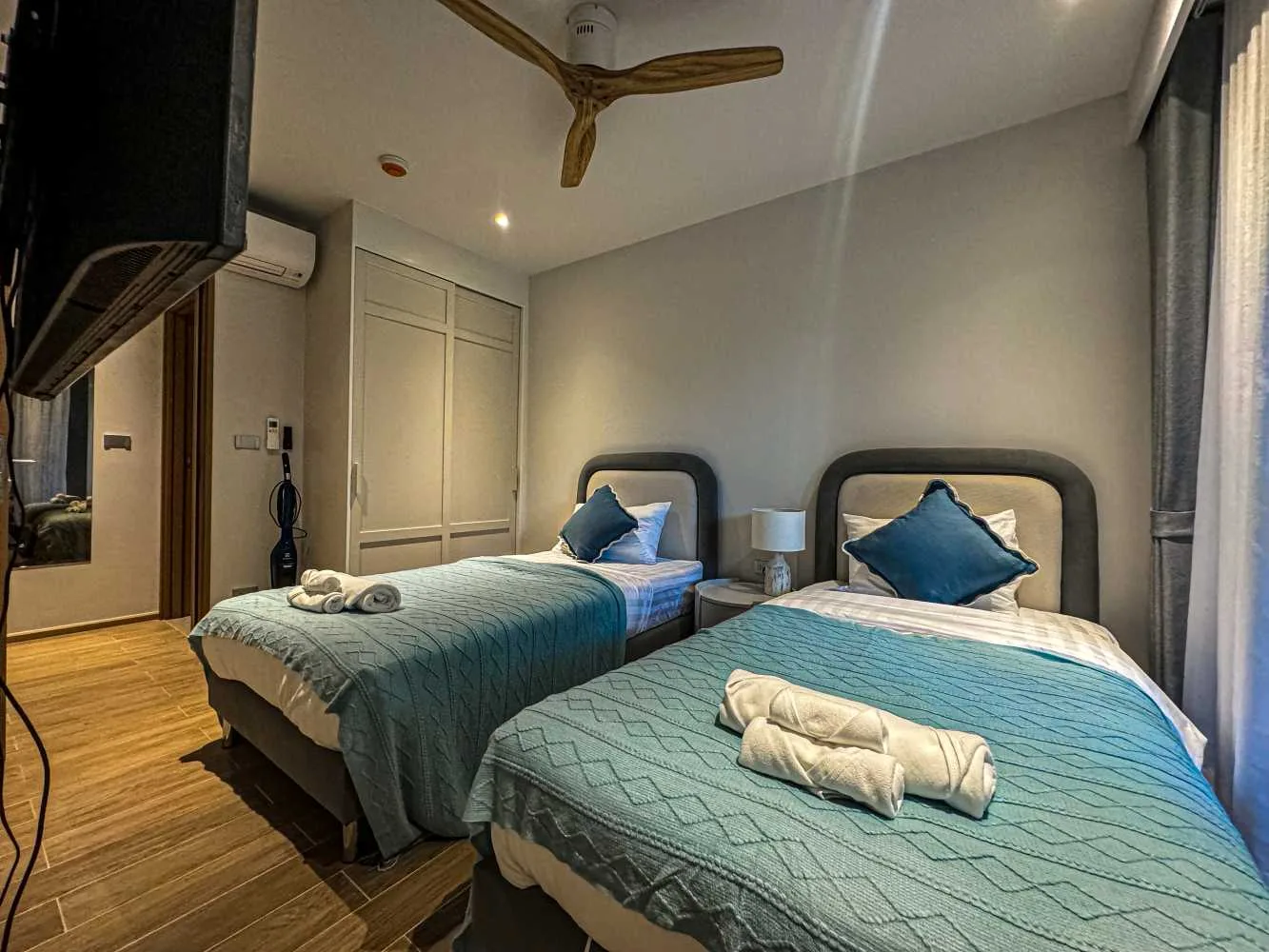 Property image - full photo 18