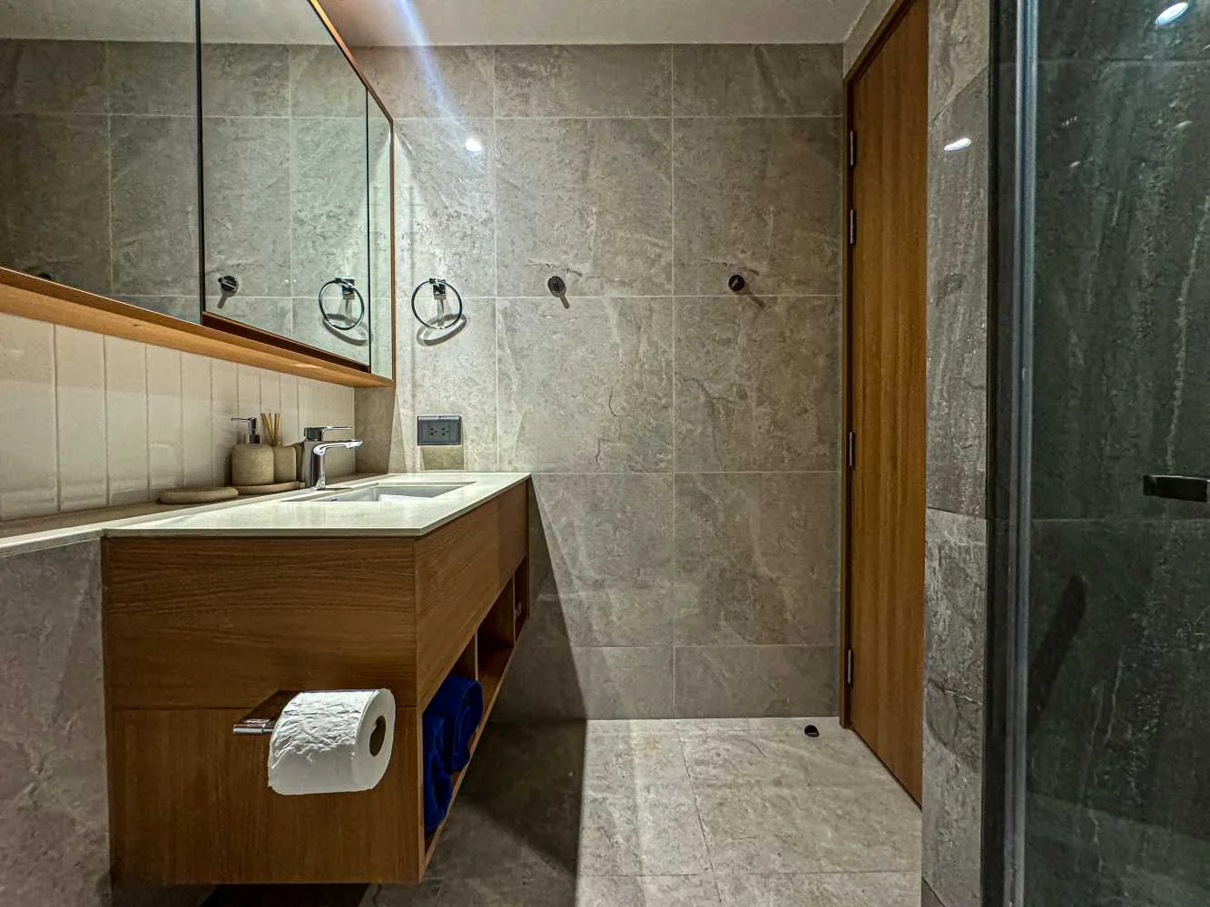 Property image - full photo 22