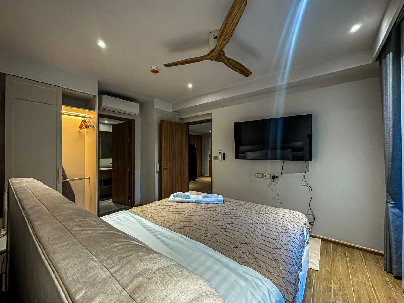 Property image - full photo 12