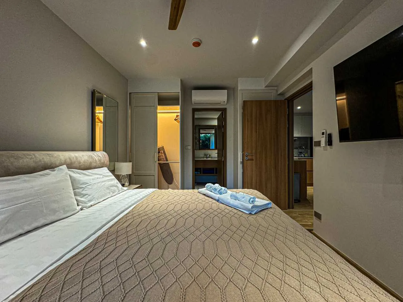 Property image - full photo 11