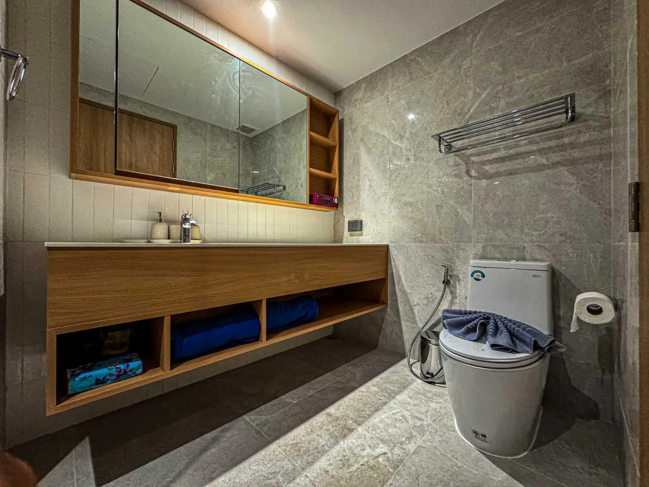 Property image - full photo 16