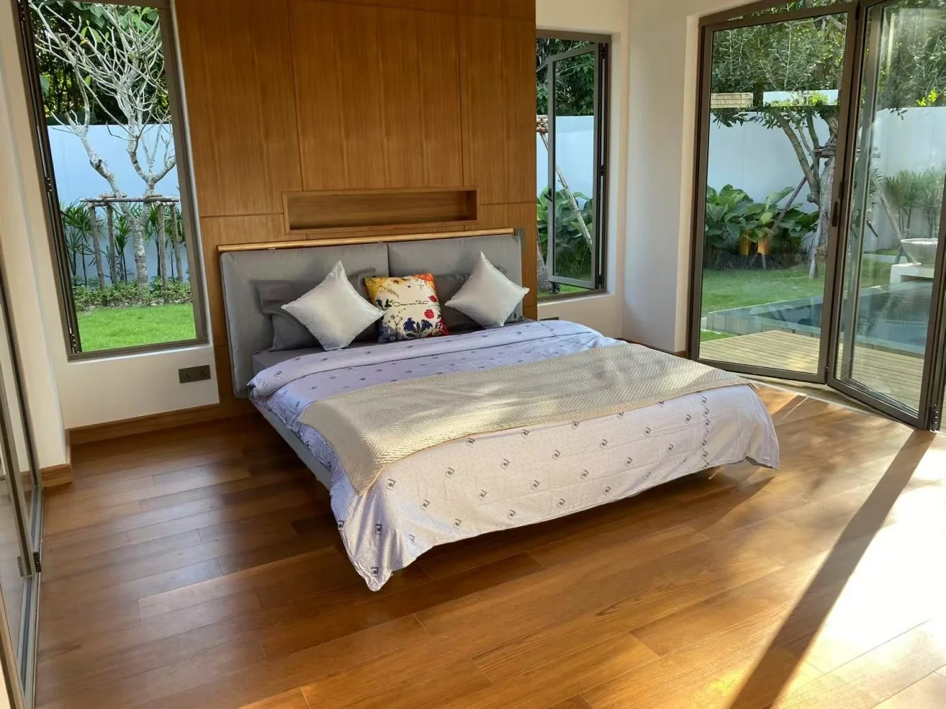 Property image - full photo 16