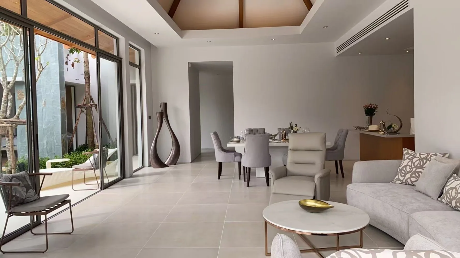 Property image - full photo 8