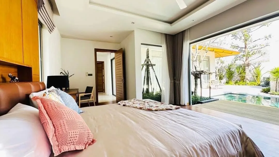 Property image - full photo 15