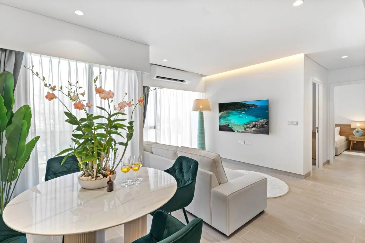Property image - full photo 12