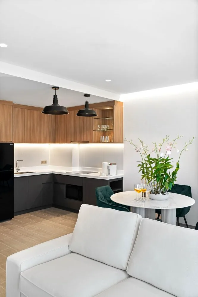 Property image - full photo 4