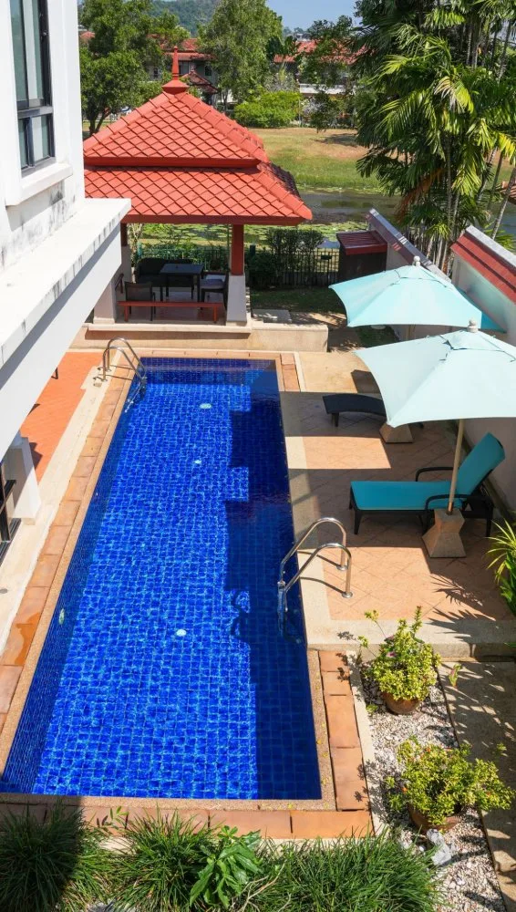 Property image - full photo 2