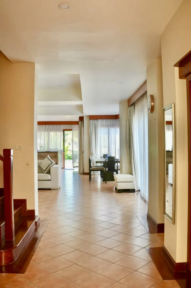Property image - full photo 3