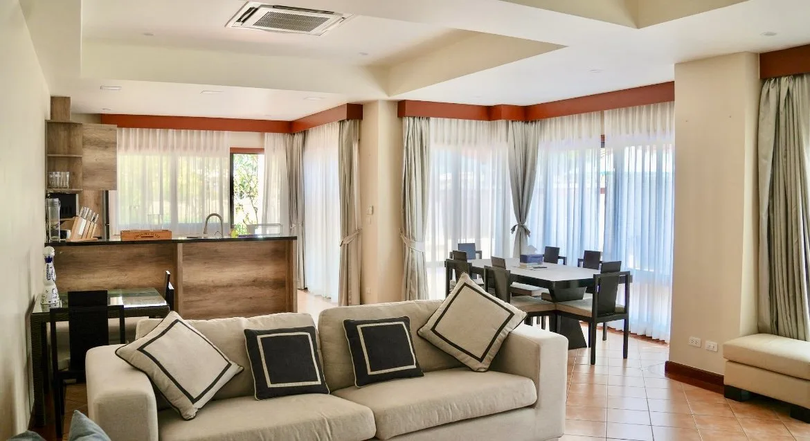 Property image - full photo 4