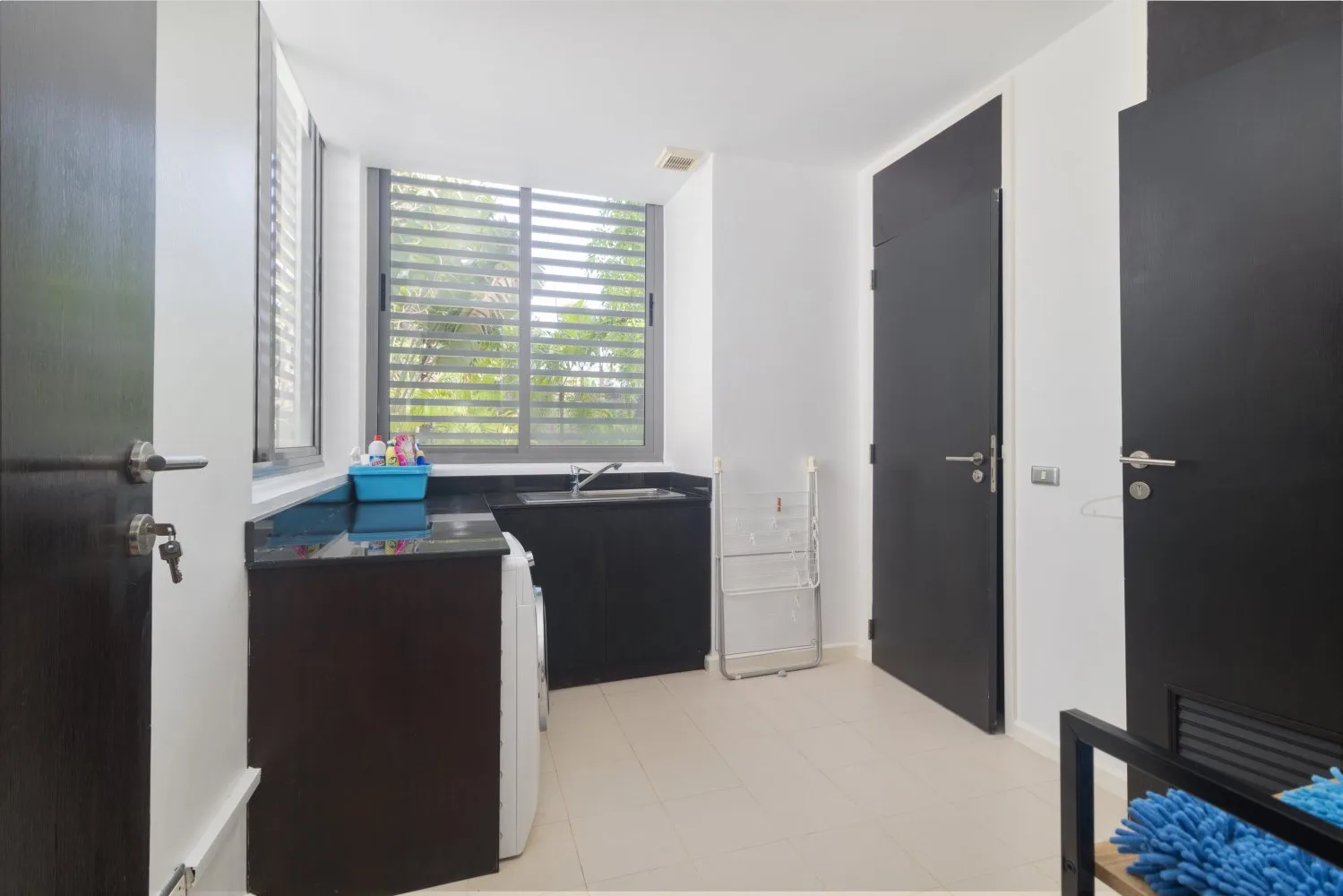 Property image - full photo 13