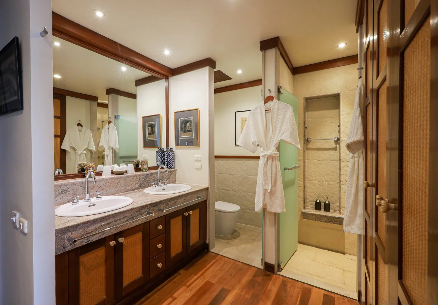Property image - full photo 31