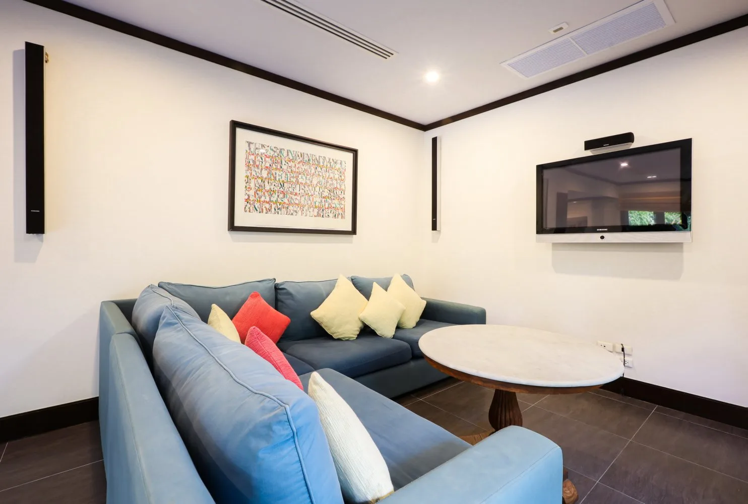Property image - full photo 33