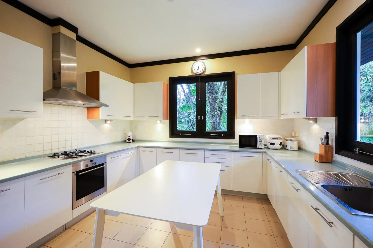 Property image - full photo 36