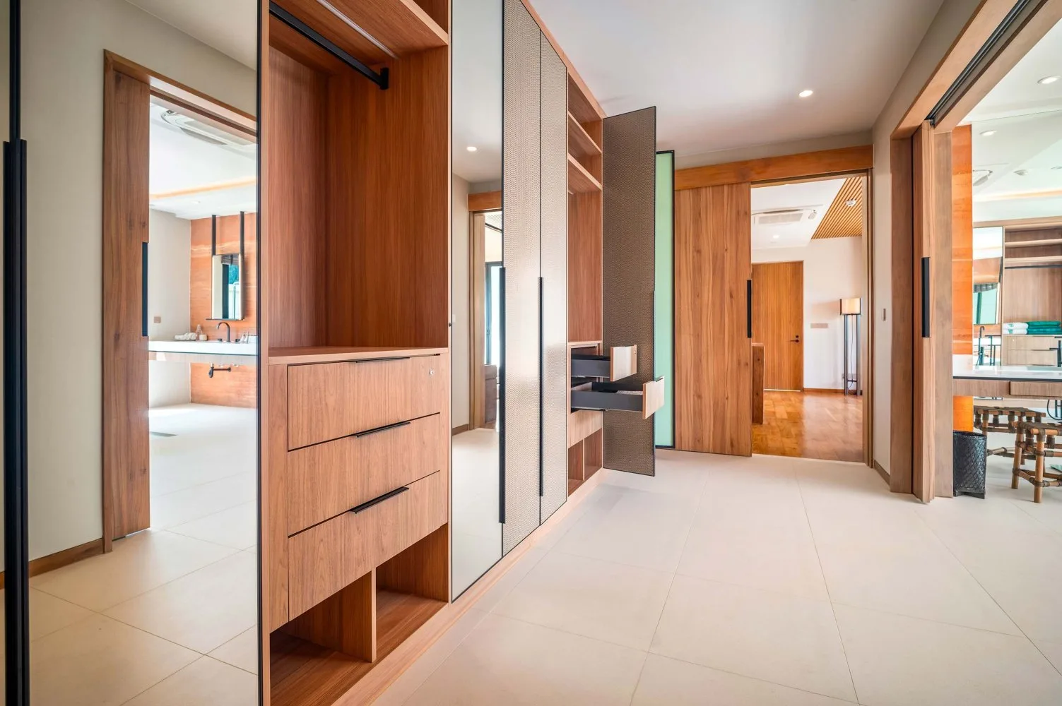 Property image - full photo 21