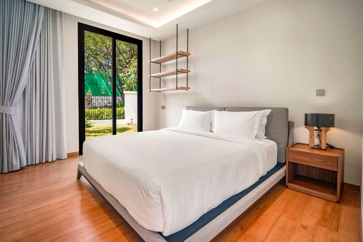 Property image - full photo 16