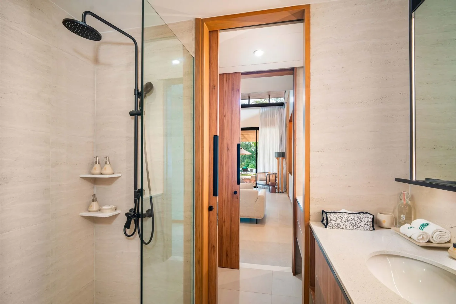 Property image - full photo 15