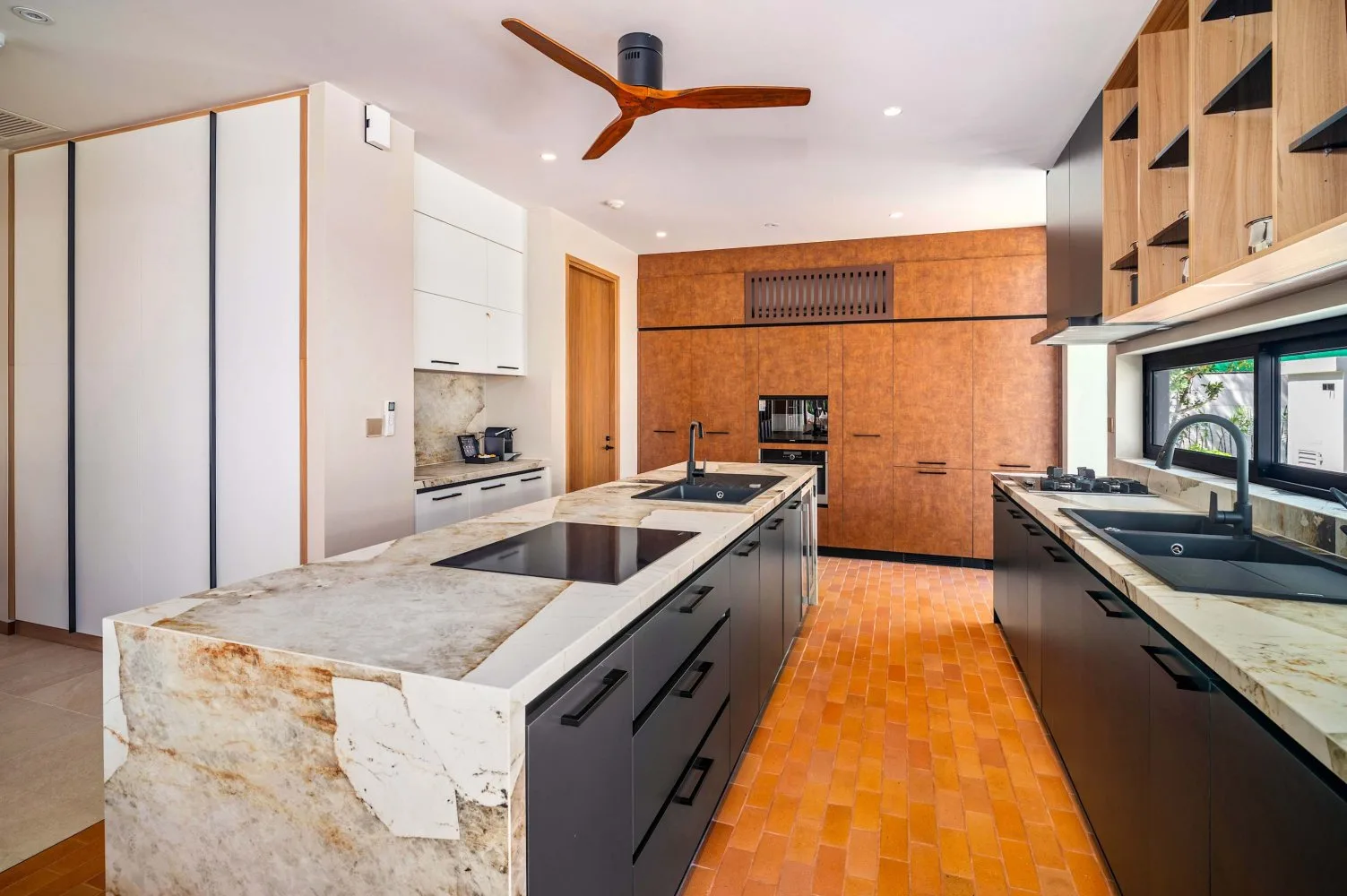 Property image - full photo 8
