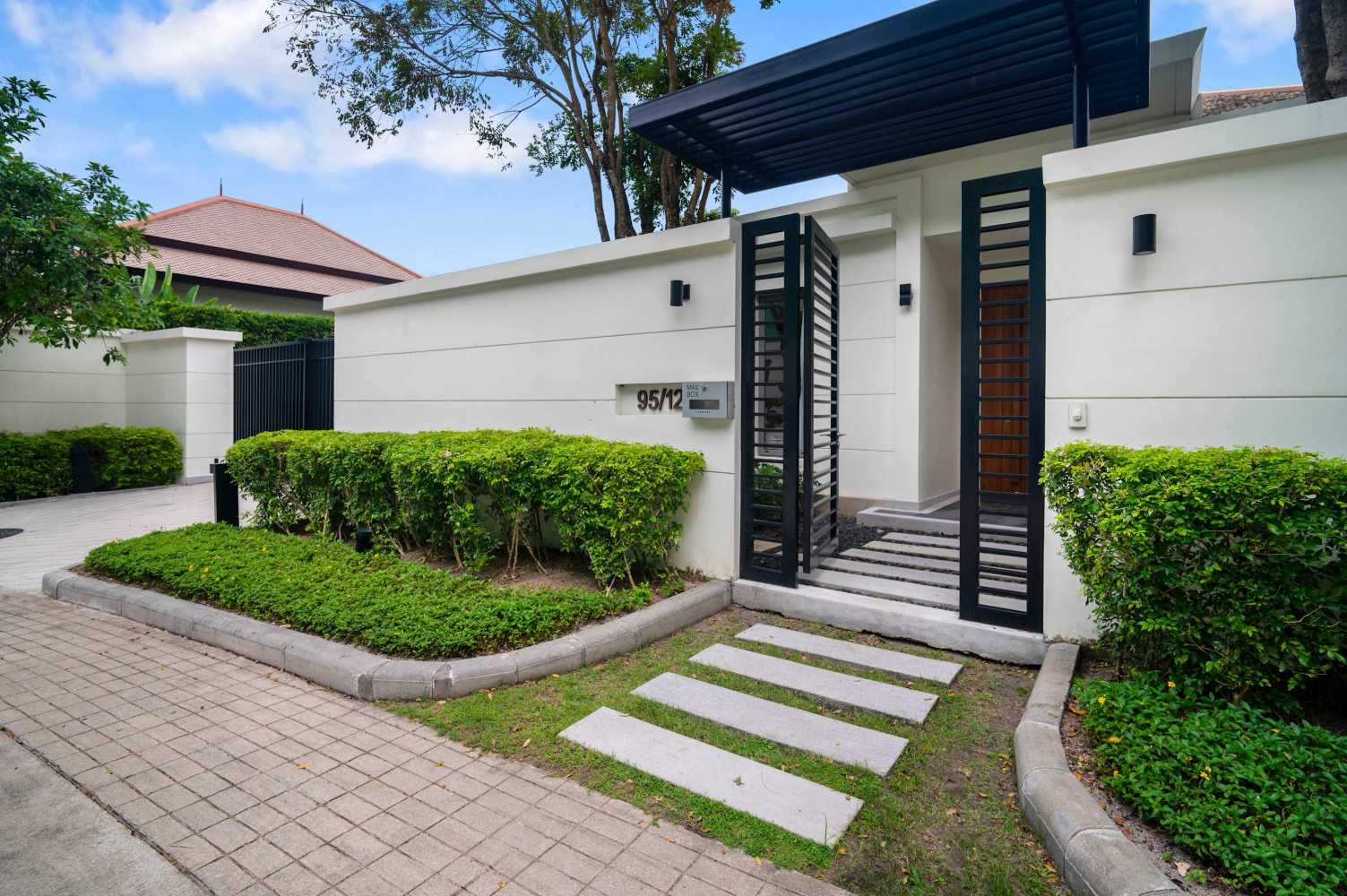 Property image - full photo 42