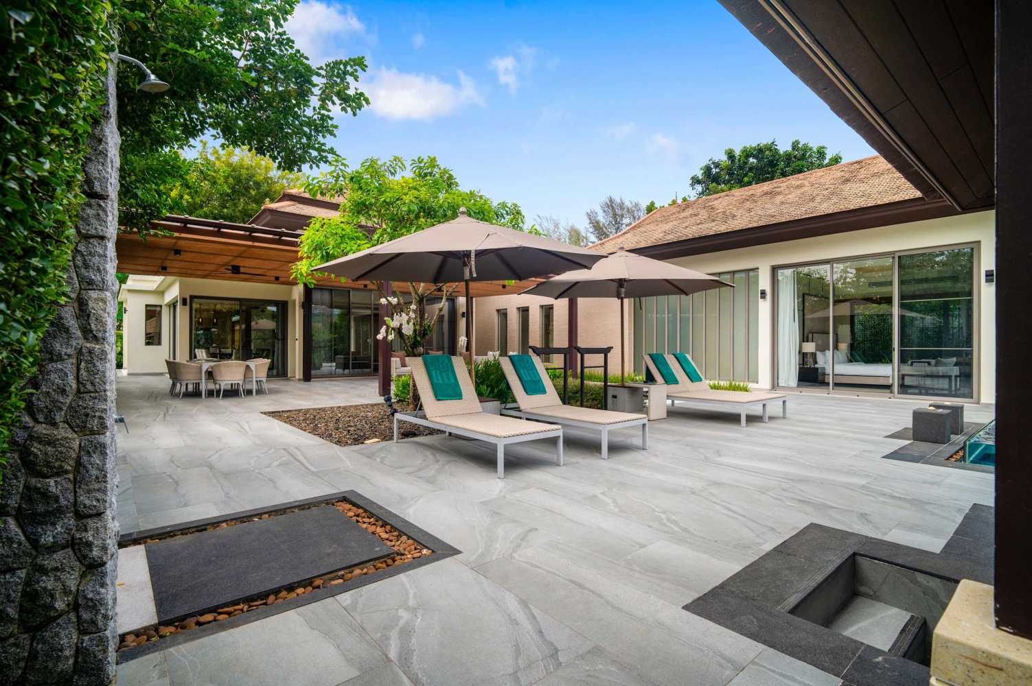 Property image - full photo 12