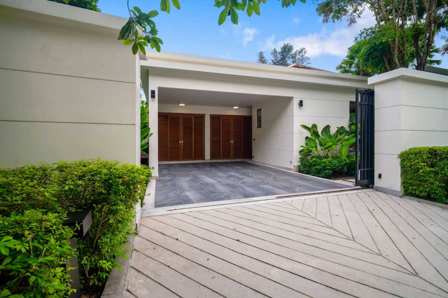 Property image - full photo 43