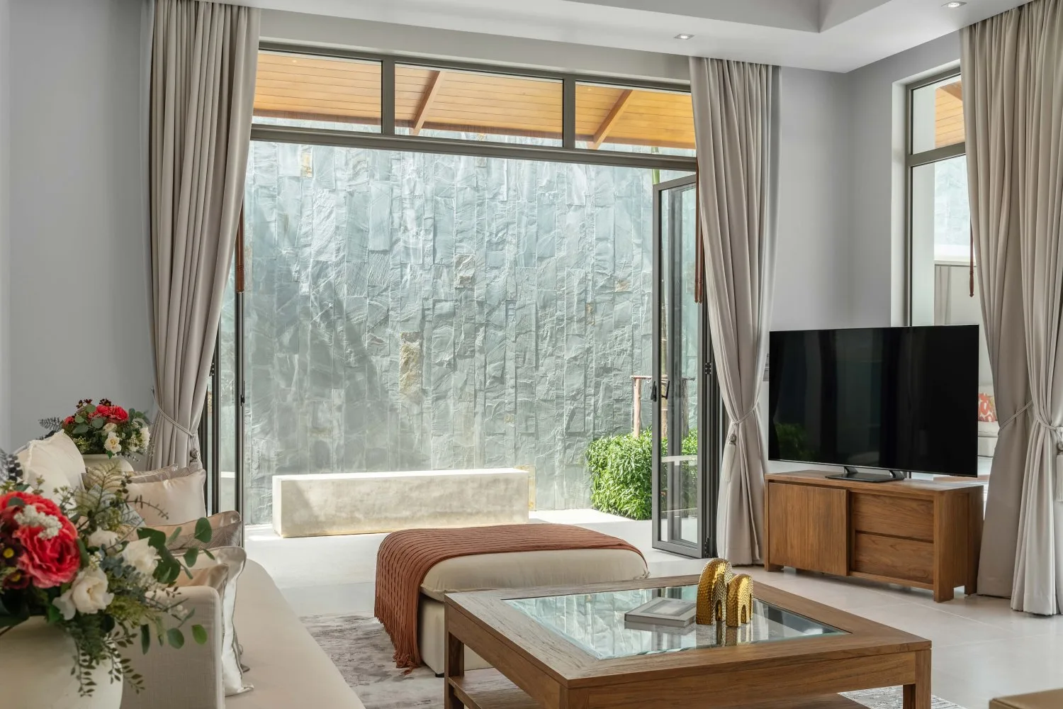 Property image - full photo 8