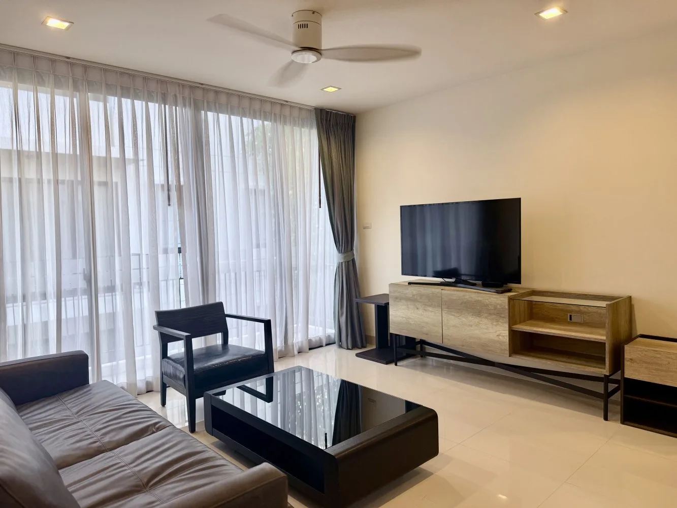 Property image - full photo 11