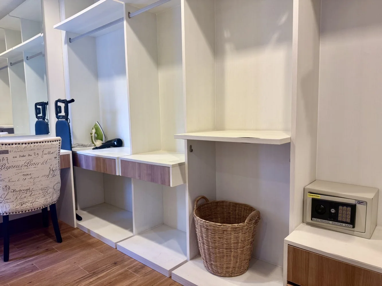 Property image - full photo 15
