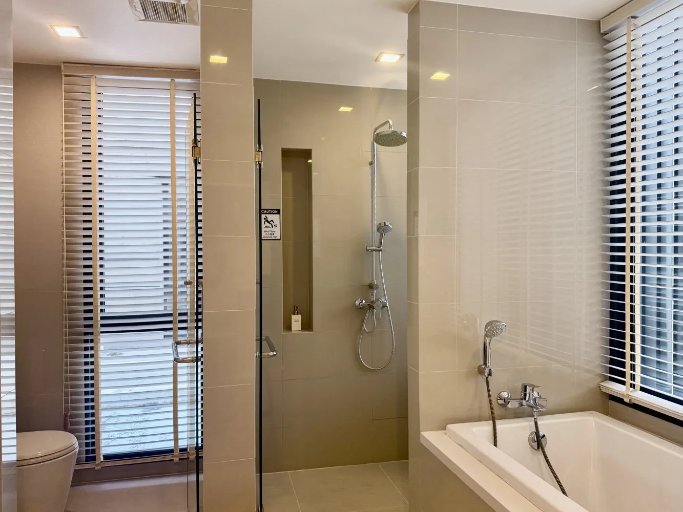 Property image - full photo 17