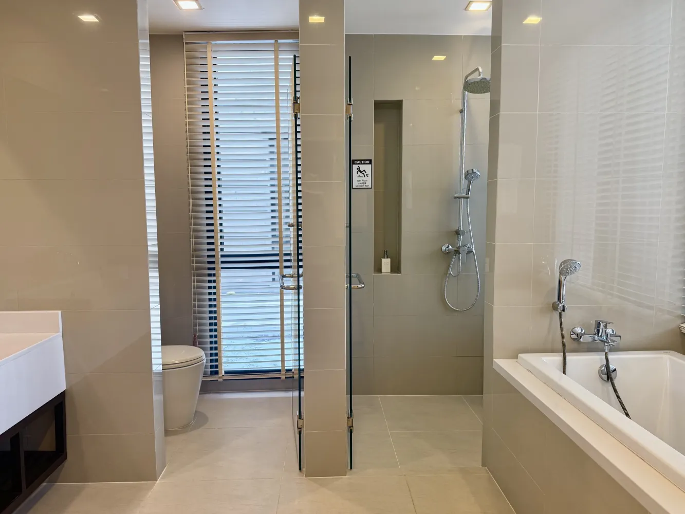 Property image - full photo 8