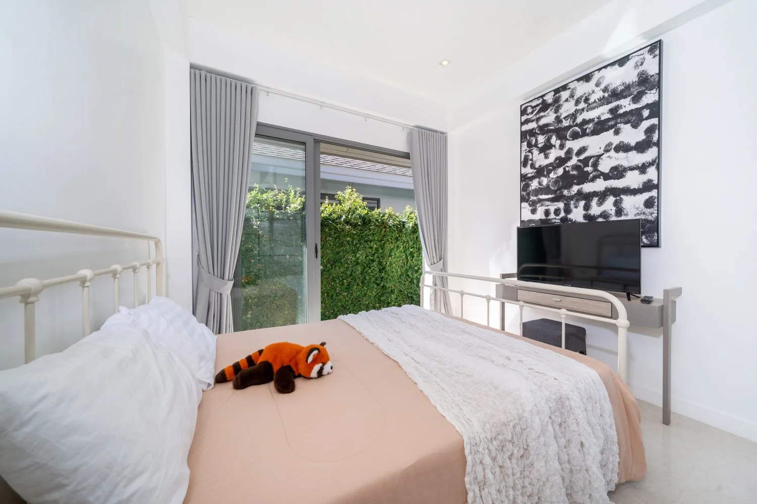 Property image - full photo 10