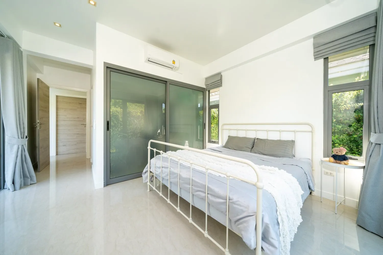 Property image - full photo 18