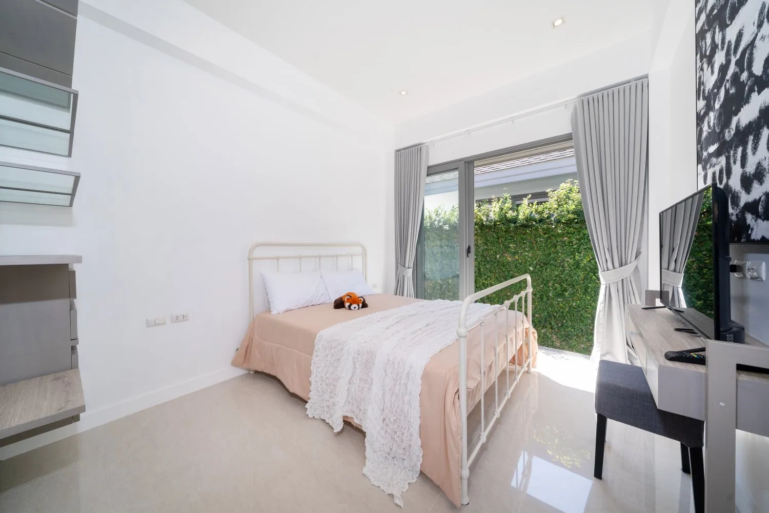 Property image - full photo 17