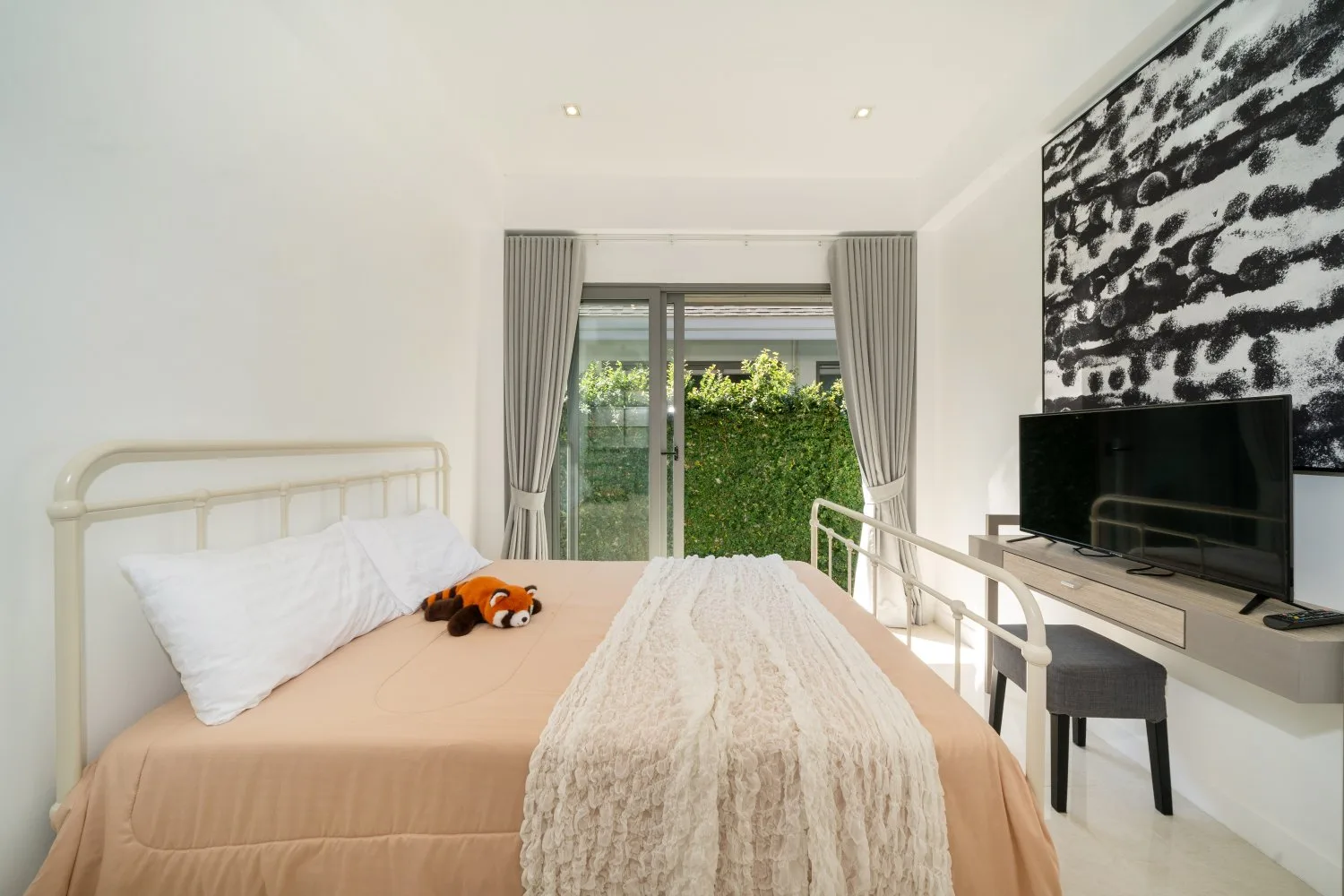 Property image - full photo 12