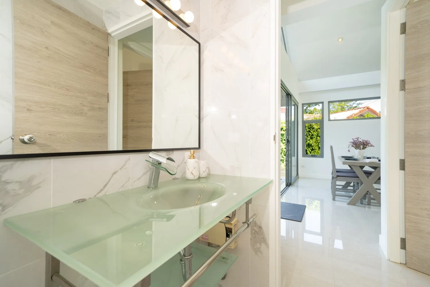 Property image - full photo 16