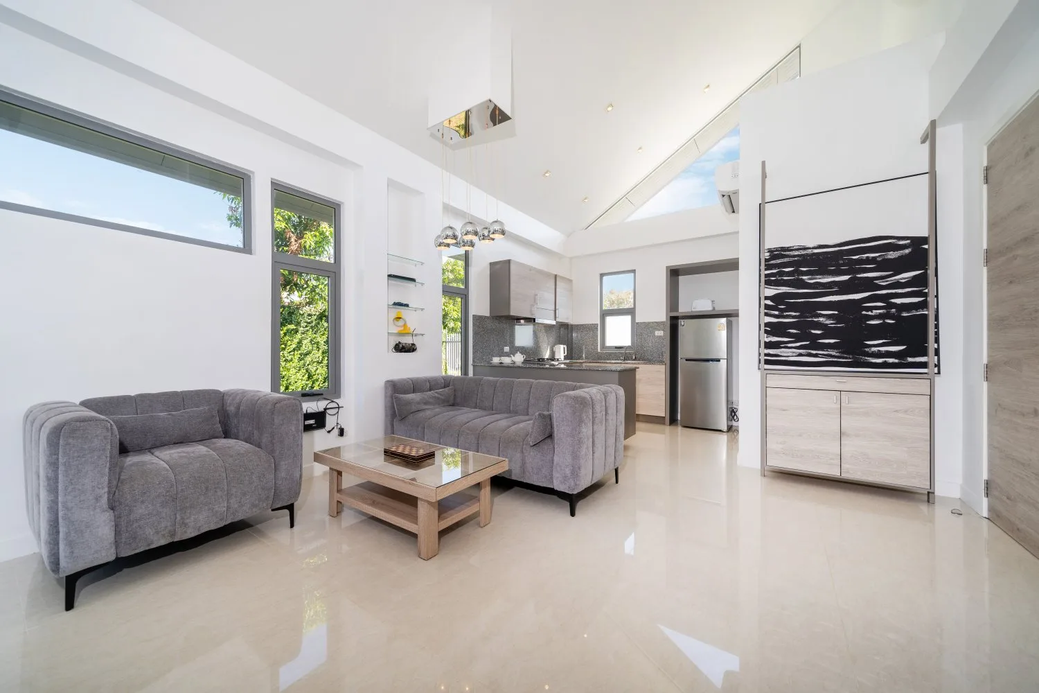 Property image - full photo 3