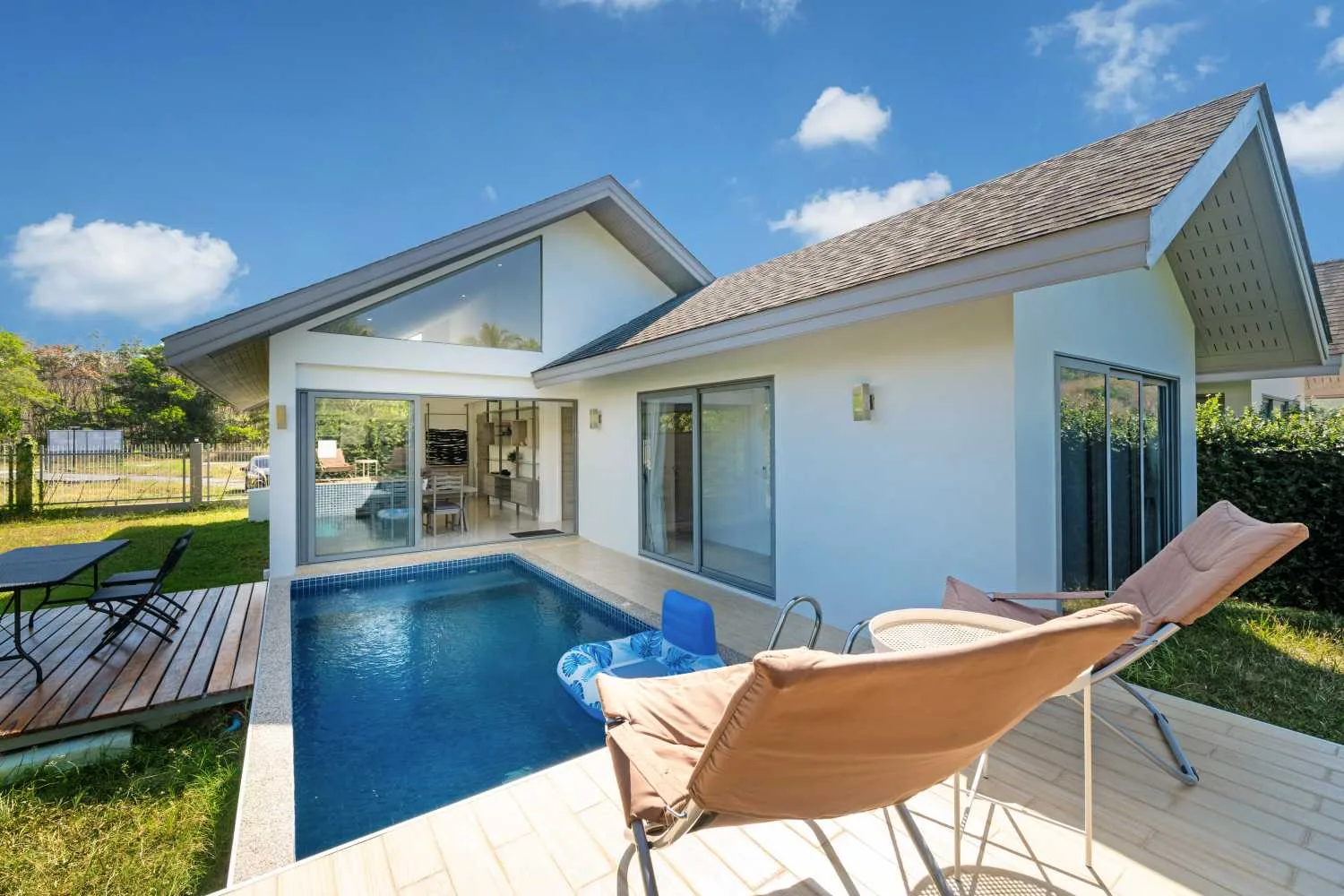 Property image - full photo 1