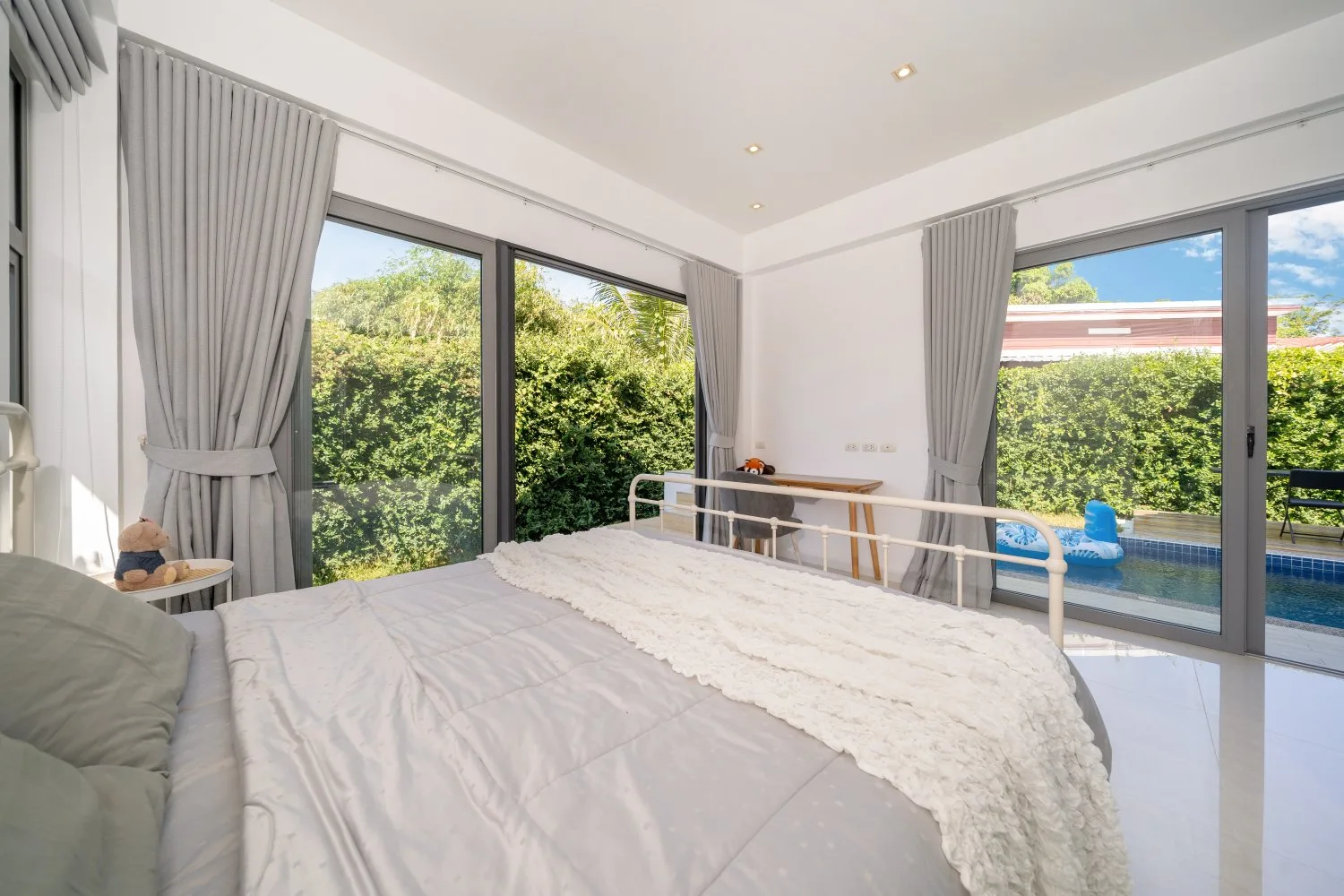 Property image - full photo 24